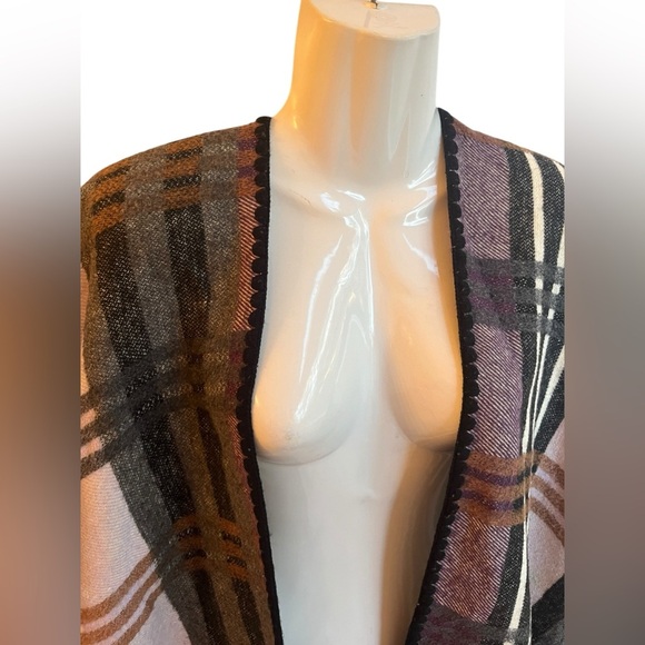 VIOLA - Firenze Made In Italy Plaid Fringe Wrap Shawl Poncho - Picture 4 of 5